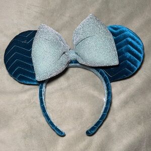Blue Minnie ears!